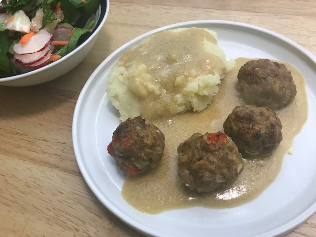 You are currently viewing Meatballs with gravy