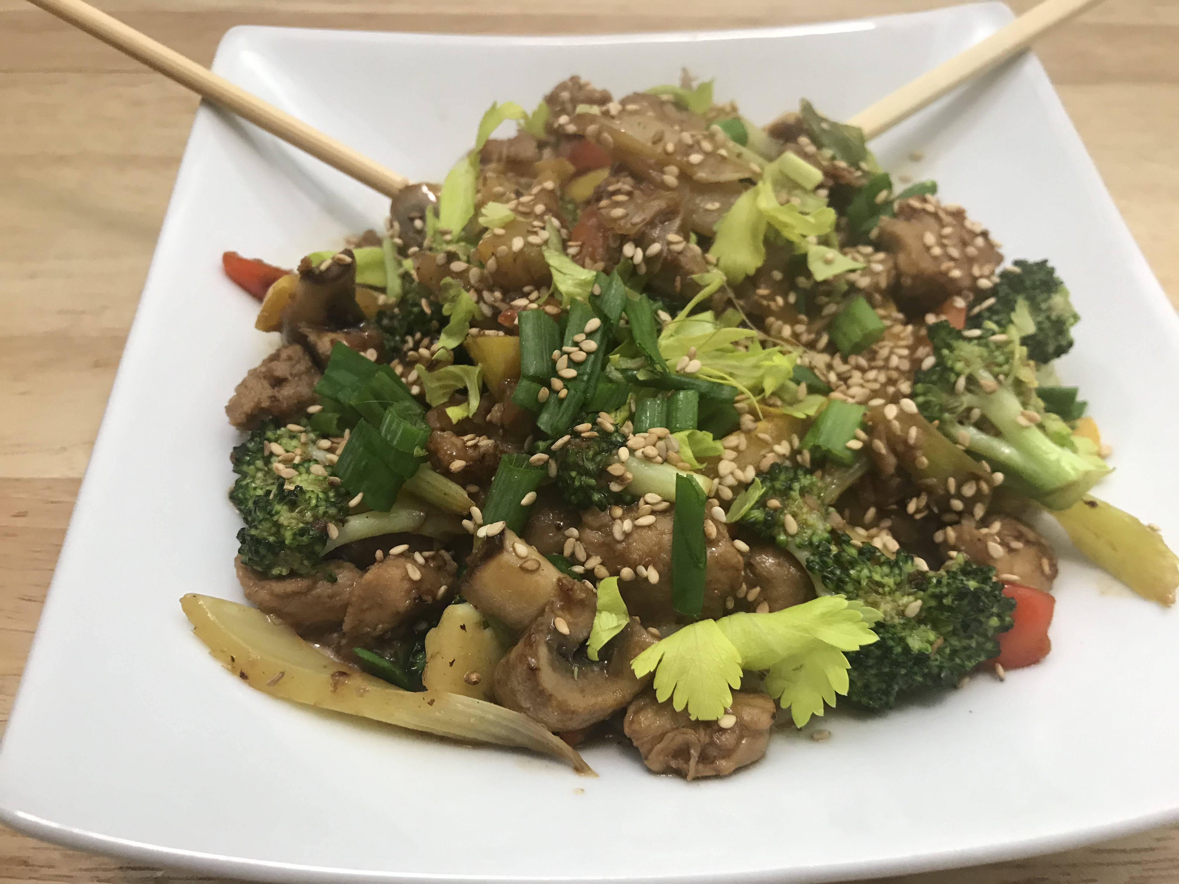 Read more about the article Asian Pork Stir Fry over Ramen Noodles