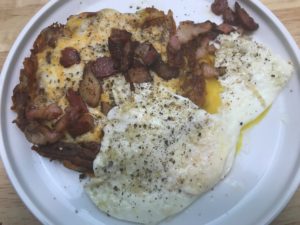 Read more about the article Cheesy Hash Browns with Bacon & Egg