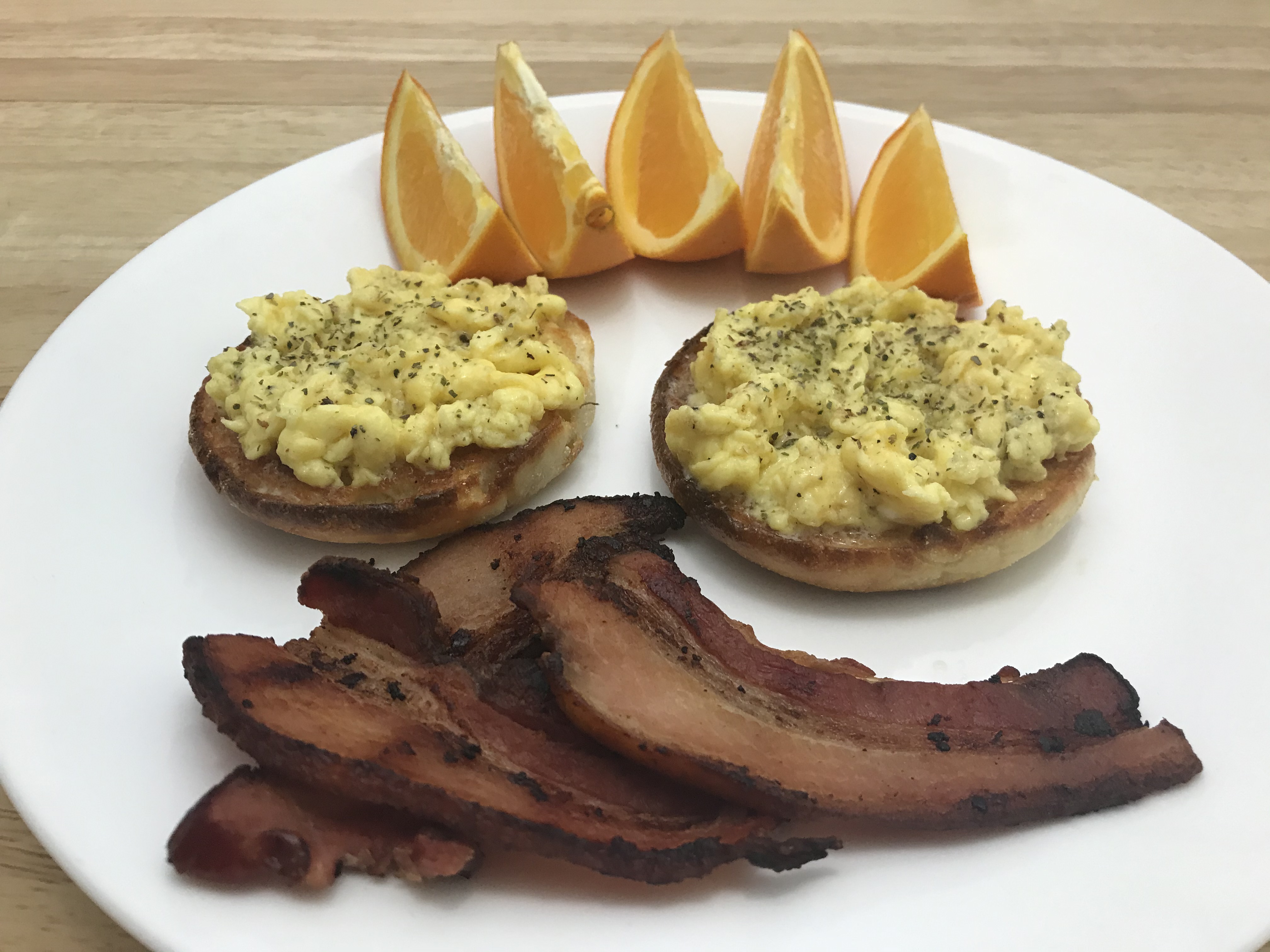 You are currently viewing Scrambled Egg English Muffin